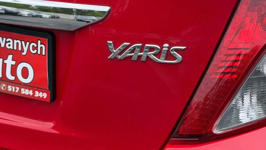 TOYOTA Yaris -