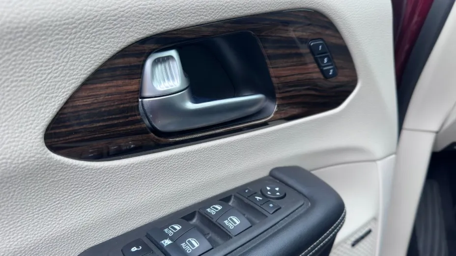 CHRYSLER Pacifica -