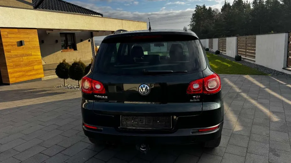 VOLKSWAGEN Tiguan -