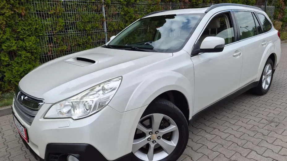 SUBARU Outback -