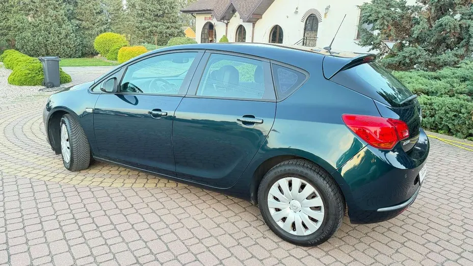 OPEL Astra -