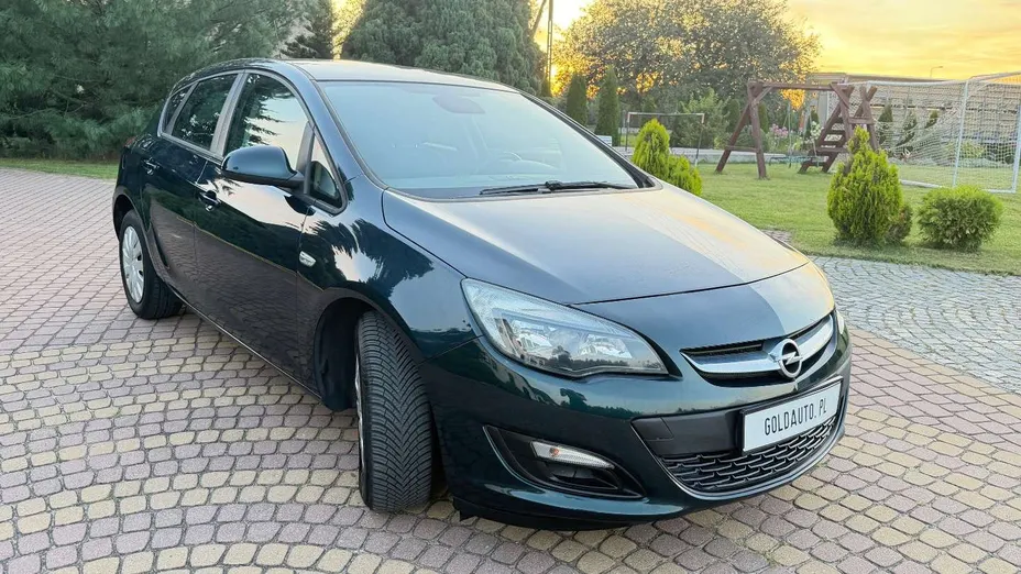 OPEL Astra -