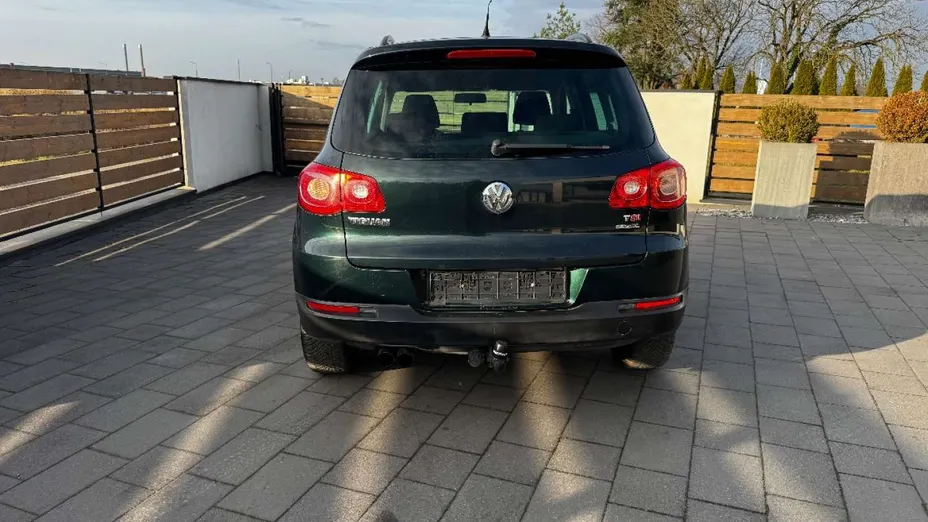 VOLKSWAGEN Tiguan -