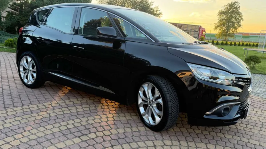 RENAULT Scenic -