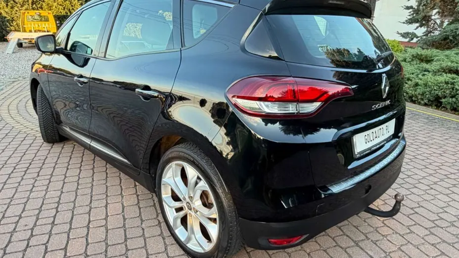 RENAULT Scenic -