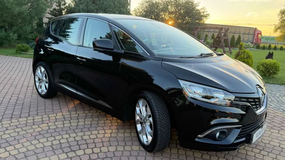 RENAULT Scenic -