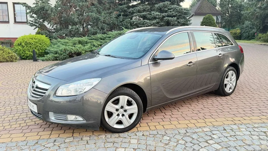 OPEL Insignia -