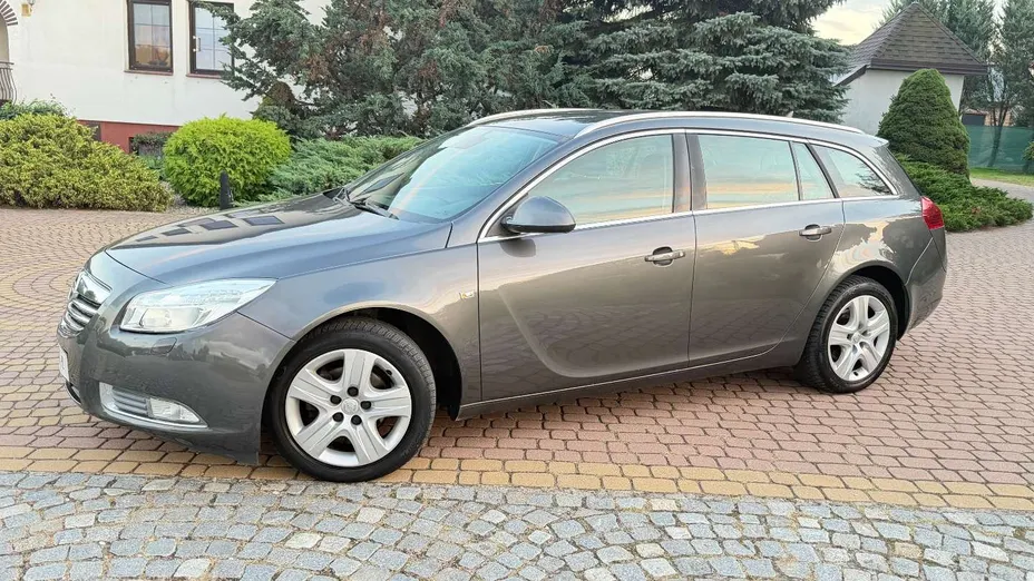 OPEL Insignia -