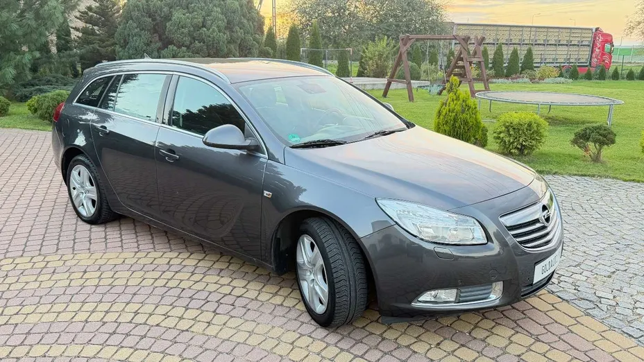 OPEL Insignia -