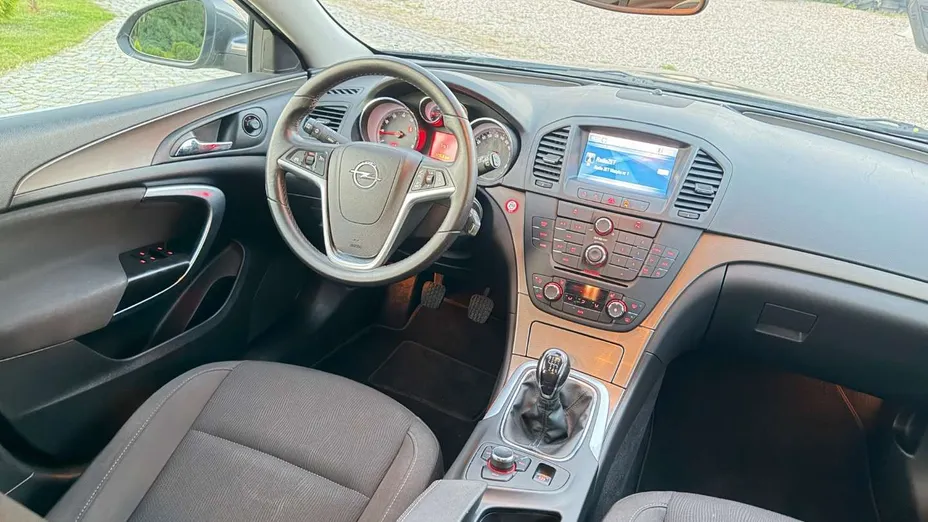 OPEL Insignia -