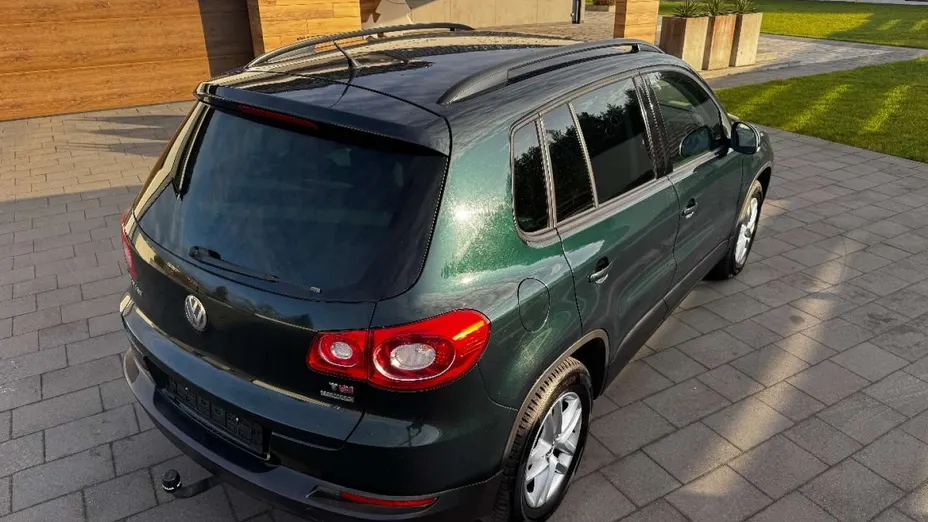 VOLKSWAGEN Tiguan -