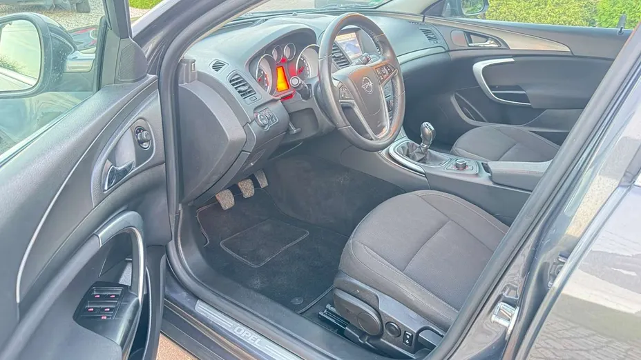 OPEL Insignia -