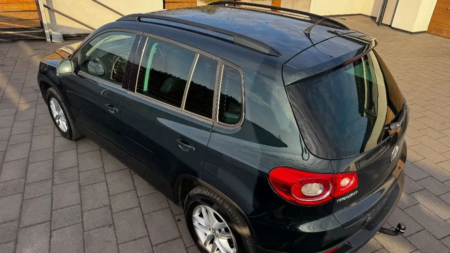 VOLKSWAGEN Tiguan -