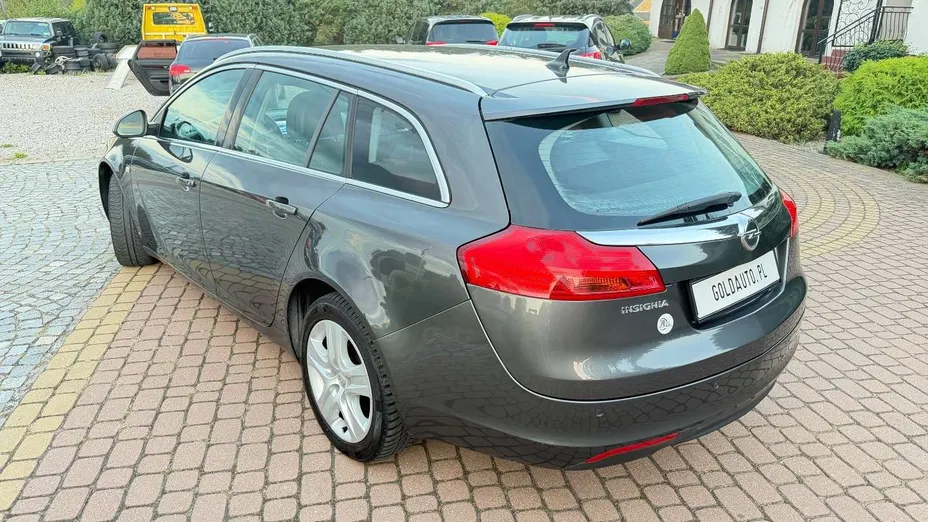 OPEL Insignia -