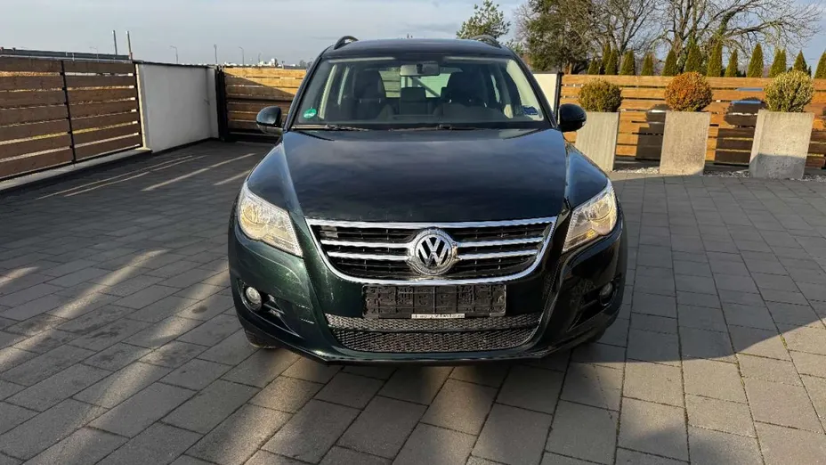 VOLKSWAGEN Tiguan -