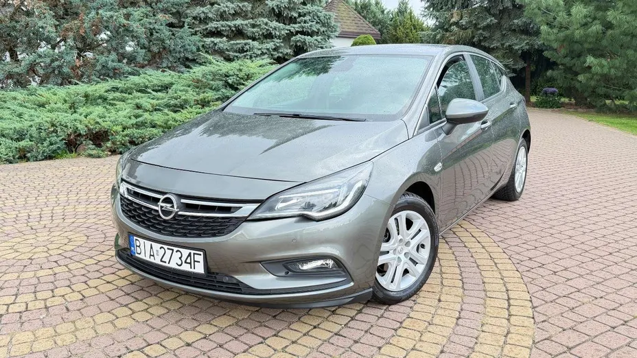 OPEL Astra -