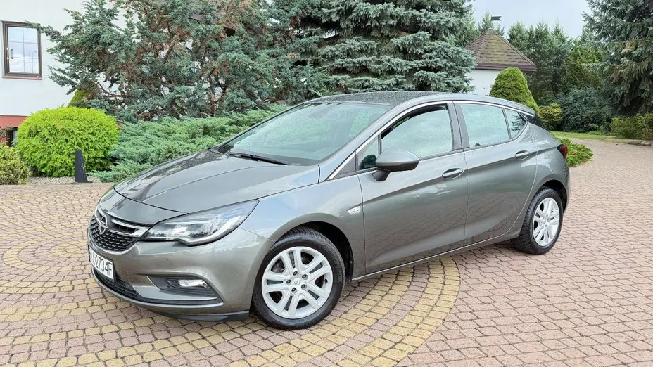OPEL Astra -
