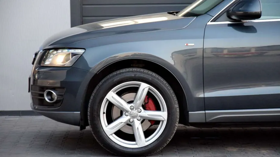 AUDI Q5 -