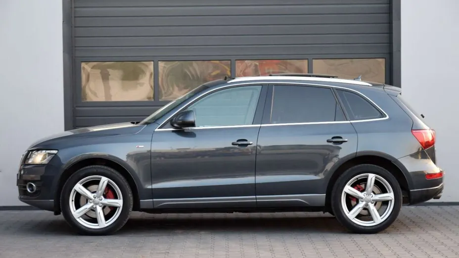 AUDI Q5 -