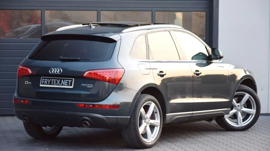 AUDI Q5 -