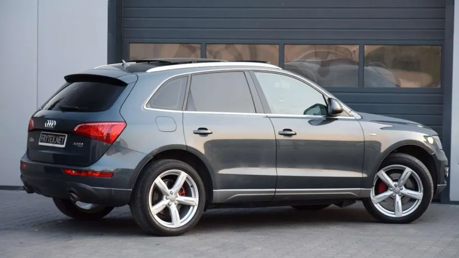 AUDI Q5 -