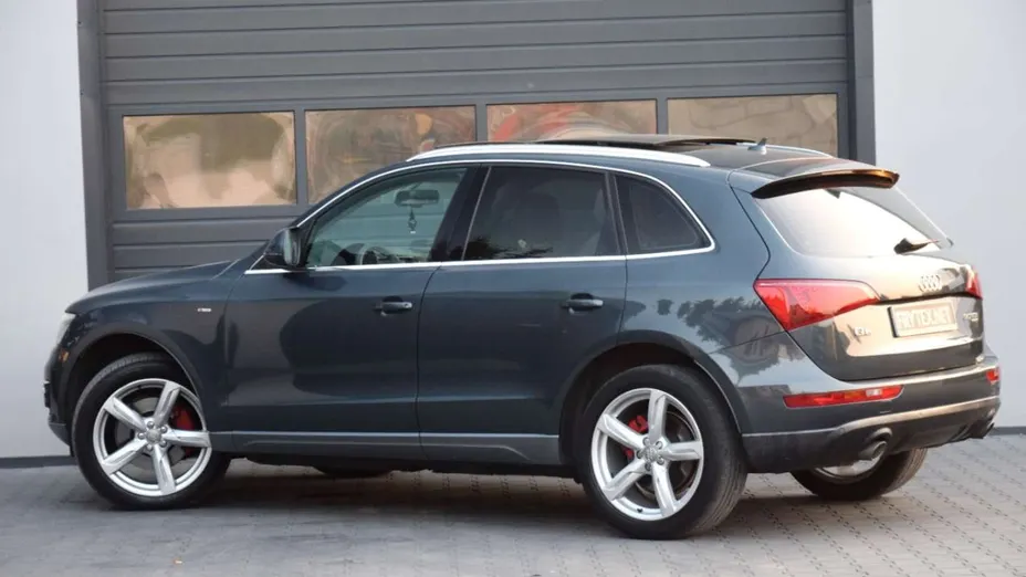AUDI Q5 -
