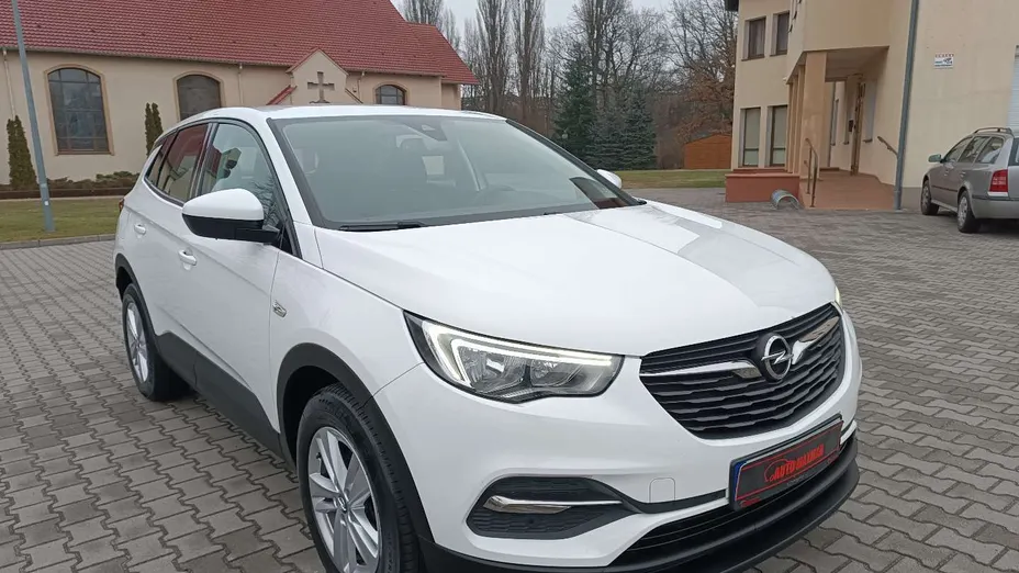 OPEL Grandland X -