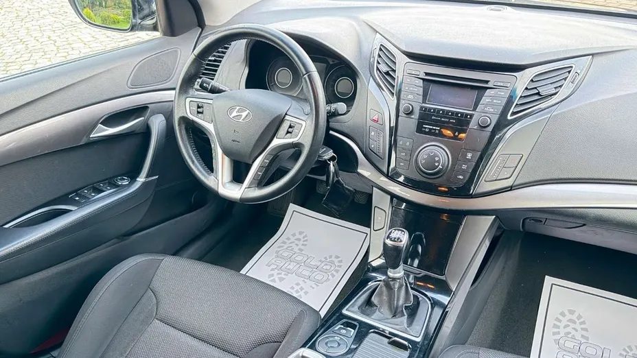 HYUNDAI i40 -