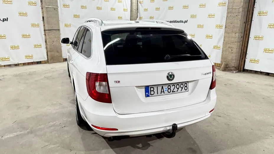 SKODA Superb -