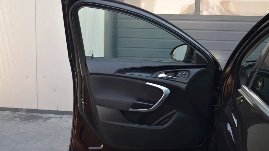OPEL Insignia -