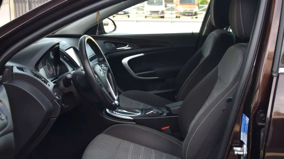 OPEL Insignia -