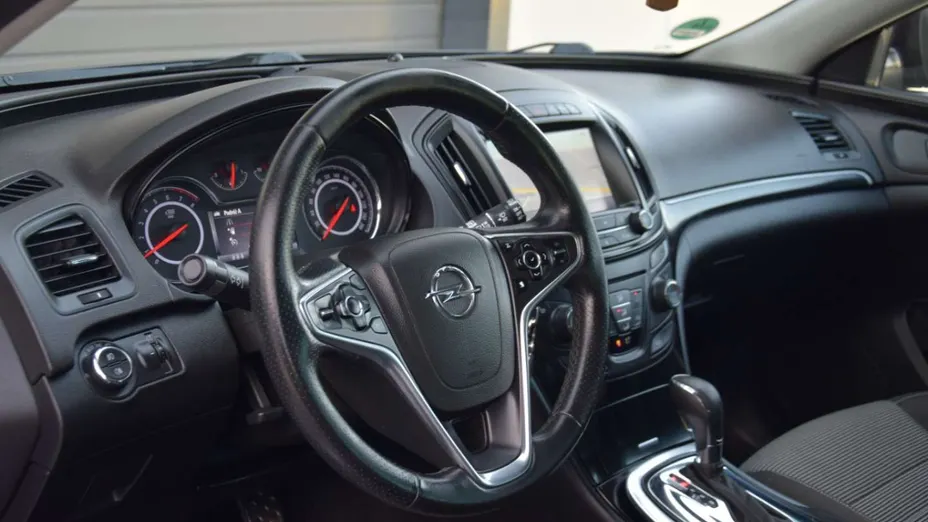 OPEL Insignia -