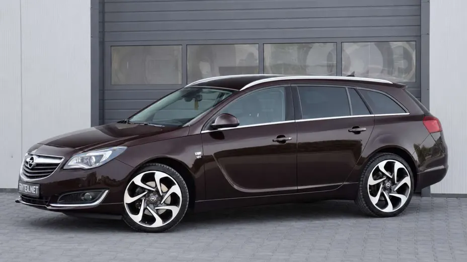 OPEL Insignia -