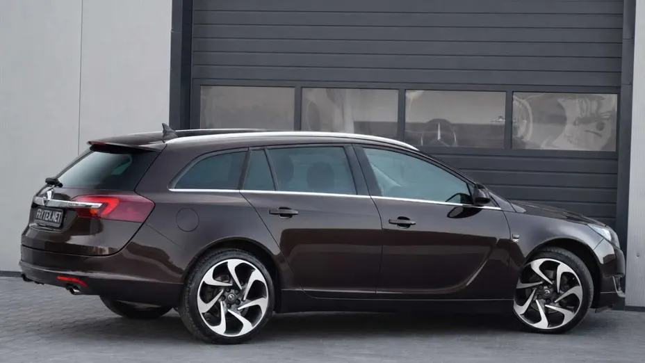 OPEL Insignia -