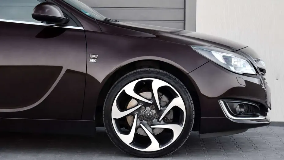 OPEL Insignia -