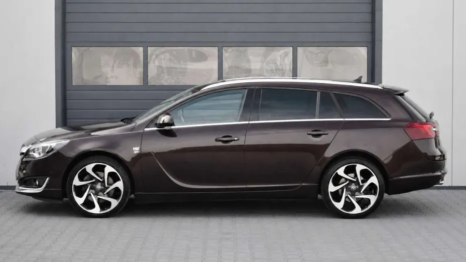OPEL Insignia -