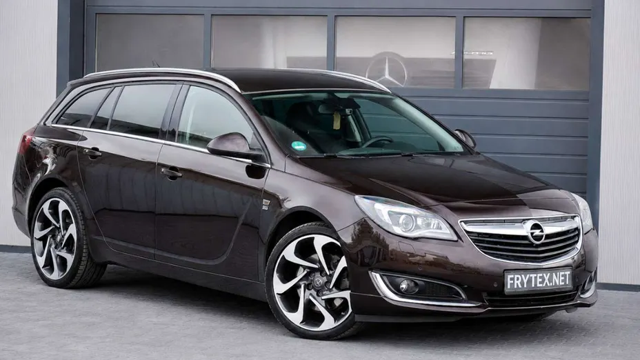 OPEL Insignia -