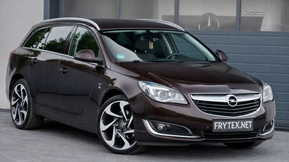 OPEL Insignia -