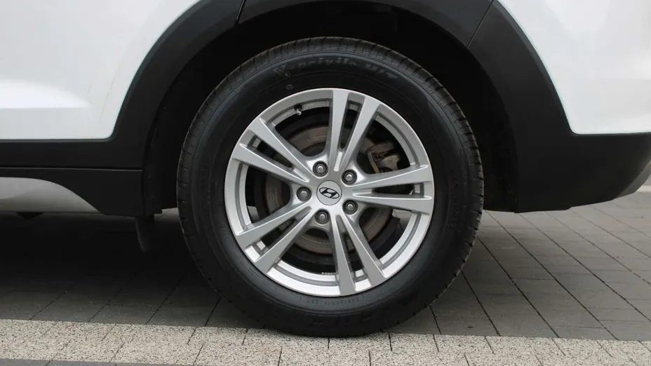 HYUNDAI Tucson -