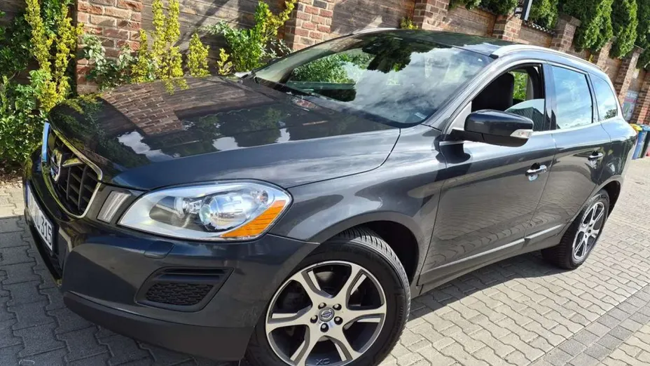 VOLVO XC60 -