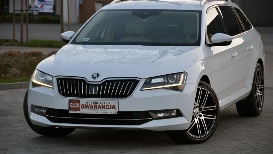 SKODA Superb -