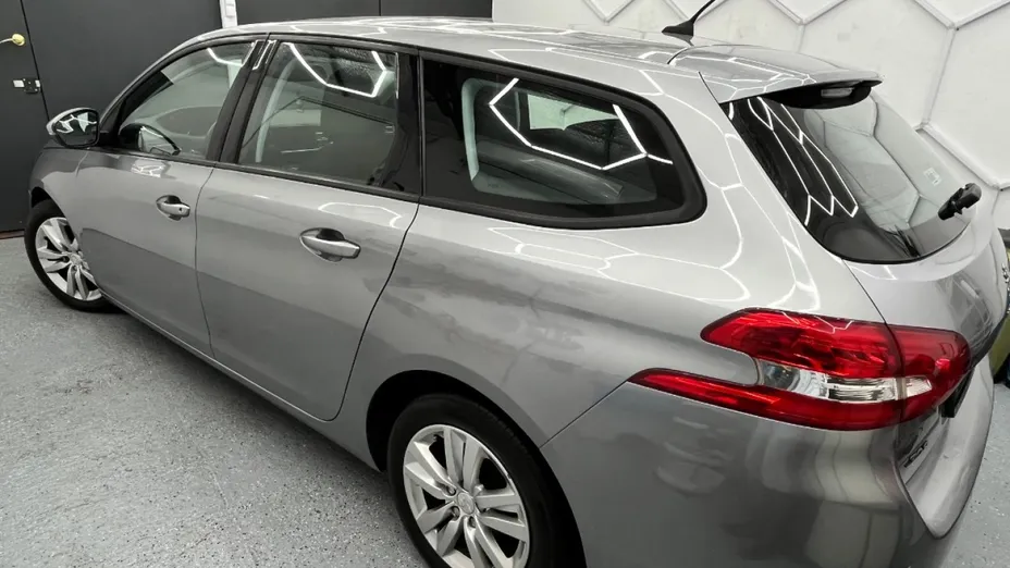 PEUGEOT 308 -