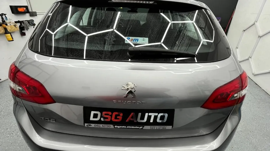 PEUGEOT 308 -