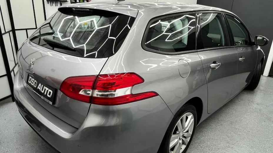 PEUGEOT 308 -
