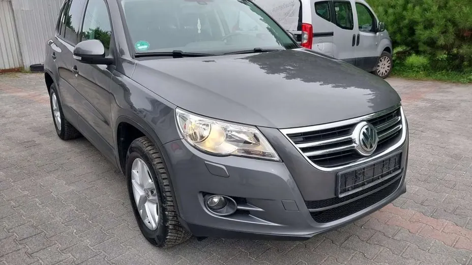 VOLKSWAGEN Tiguan -
