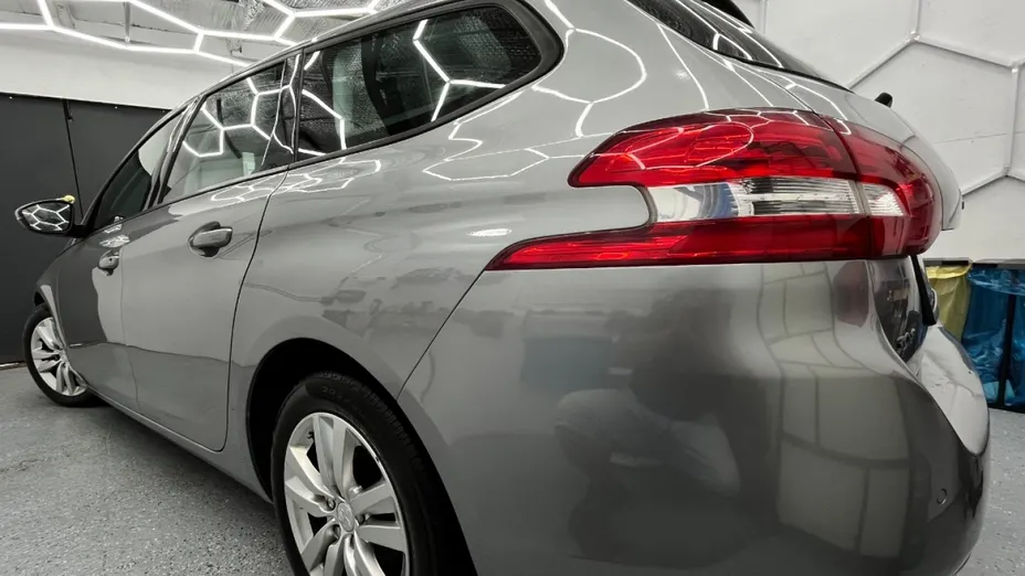 PEUGEOT 308 -
