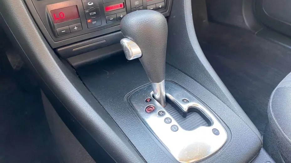 AUDI A6 -
