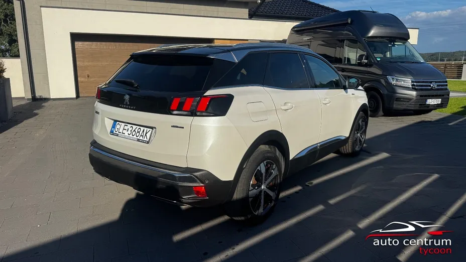 PEUGEOT 3008 -