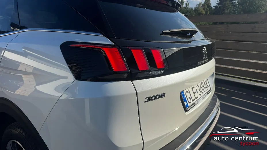 PEUGEOT 3008 -
