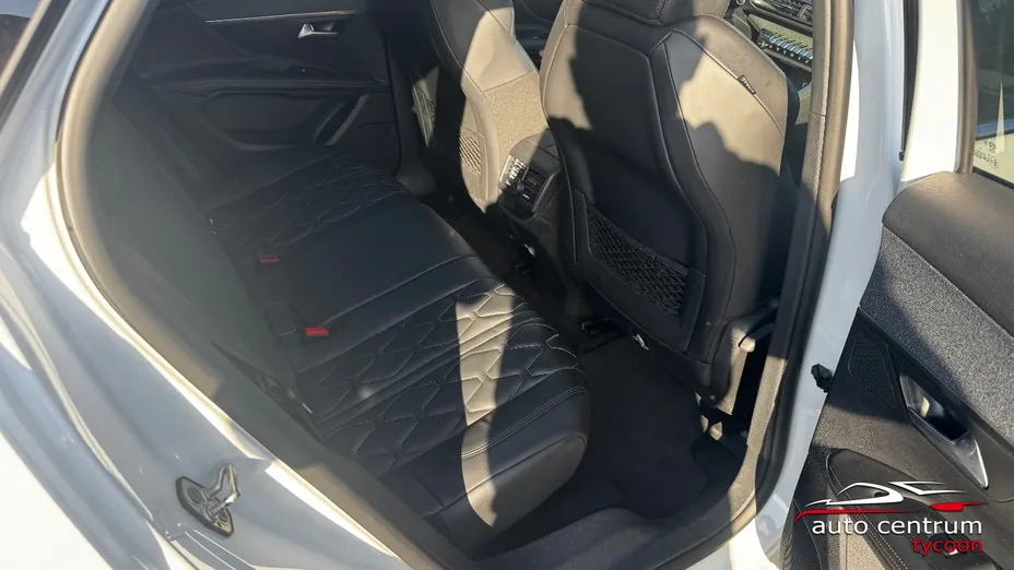 PEUGEOT 3008 -